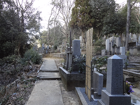 京都市営宝塔寺山墓地2